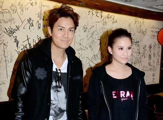 AA, 被拍到骑着, 是怕别人看 AA, 被拍到骑着, 是怕别人看